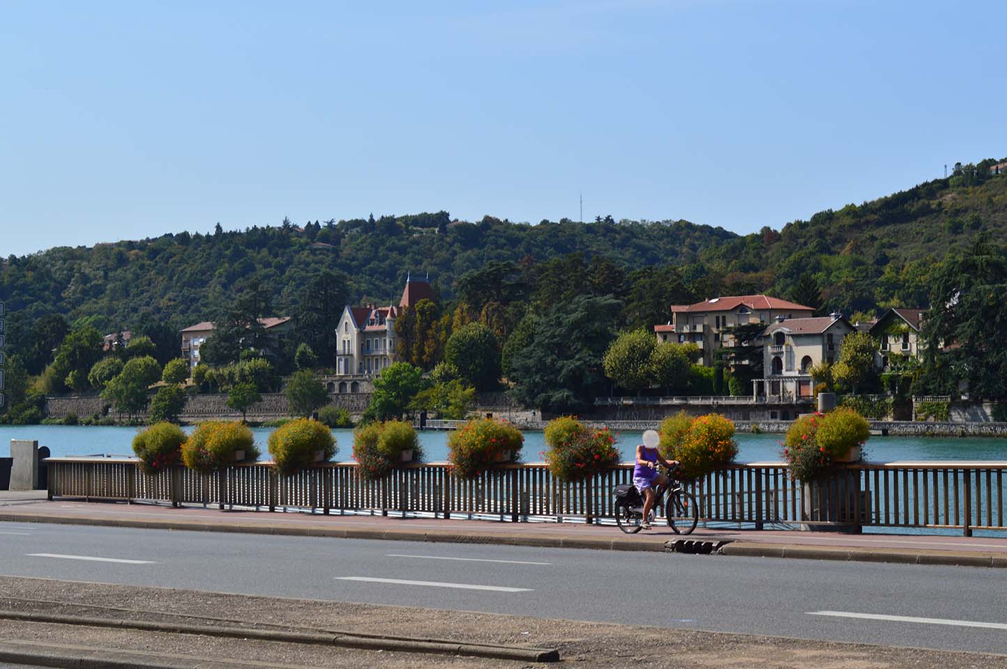 Vienne sur la rive gauche du rhône